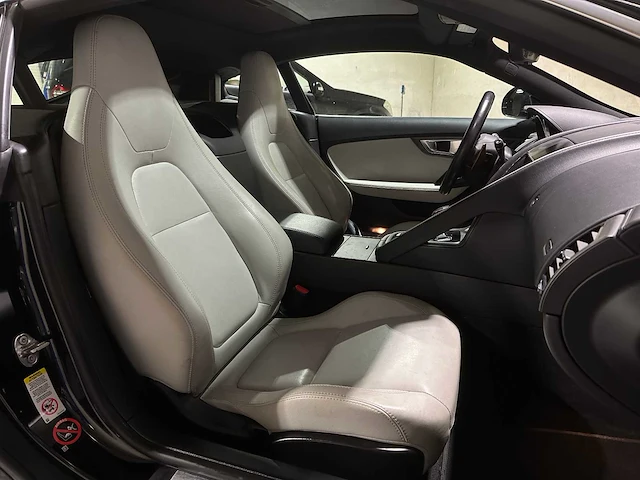 Jaguar f-type 3.0 v6 s awd 381pk 2017 - afbeelding 27 van  43
