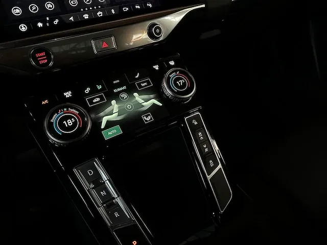 Jaguar i-pace ev400 business edition s 90 kwh 400pk 2019 -orig. nl-, h-227-bd - afbeelding 25 van  56