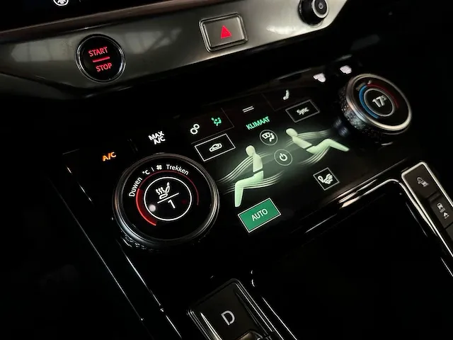 Jaguar i-pace ev400 business edition s 90 kwh 400pk 2019 -orig. nl-, h-227-bd - afbeelding 26 van  56