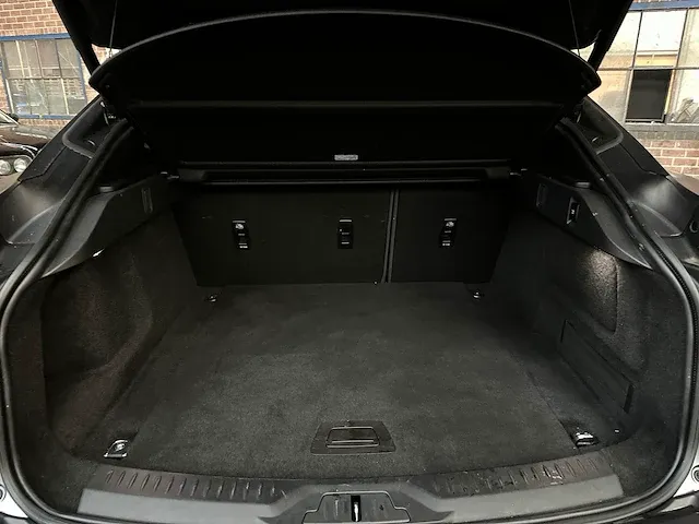 Jaguar i-pace ev400 business edition s 90 kwh 400pk 2019 -orig. nl-, h-227-bd - afbeelding 38 van  56