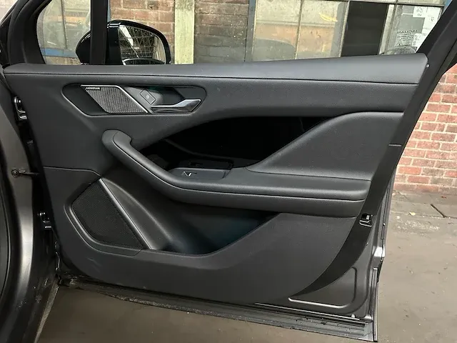 Jaguar i-pace ev400 business edition s 90 kwh 400pk 2019 -orig. nl-, h-227-bd - afbeelding 41 van  56