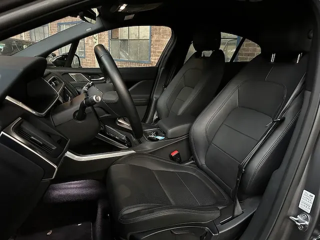 Jaguar i-pace ev400 business edition s 90 kwh 400pk 2019 -orig. nl-, h-227-bd - afbeelding 44 van  56