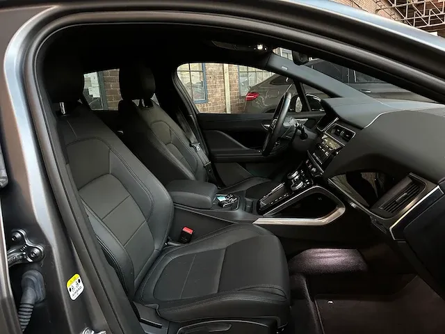 Jaguar i-pace ev400 business edition s 90 kwh 400pk 2019 -orig. nl-, h-227-bd - afbeelding 49 van  56