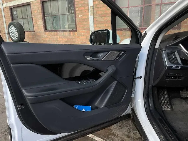 Jaguar i-pace ev400 s 90 kwh 400pk 2018 orig-nl, xg-623-g - afbeelding 40 van  58