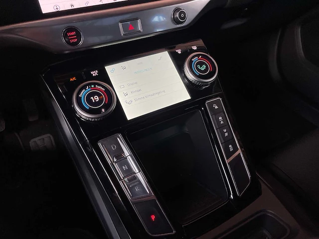 Jaguar i-pace ev400 s 90 kwh 400pk 2018 (origineel-nl + 1e eigenaar), xf-397-s - afbeelding 30 van  37