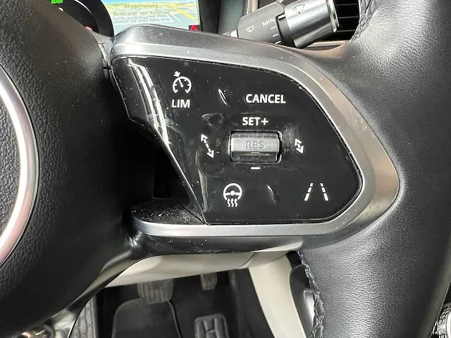 Jaguar i-pace ev400 se 90 kwh 400pk 2018 orig-nl, xb-178-s - afbeelding 37 van  57