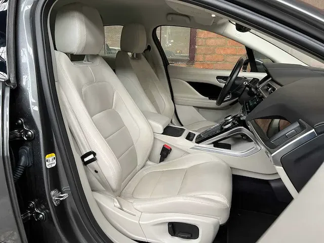 Jaguar i-pace ev400 se 90 kwh 400pk 2018 orig-nl, xb-178-s - afbeelding 50 van  57