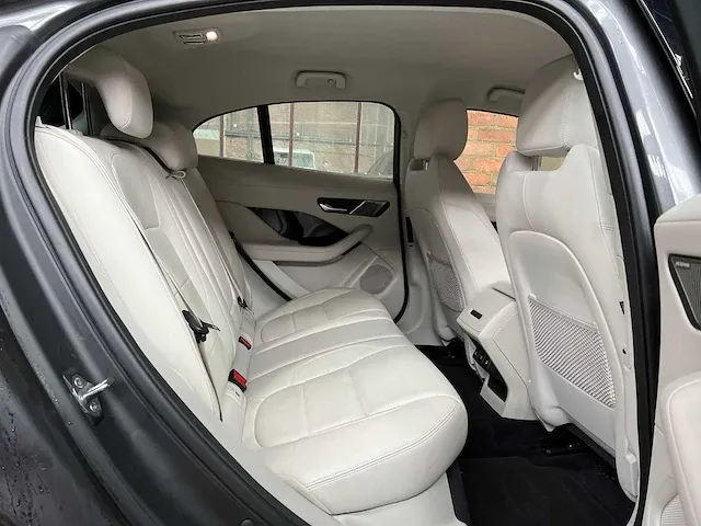 Jaguar i-pace ev400 se 90 kwh 400pk 2018 orig-nl, xb-178-s - afbeelding 52 van  57