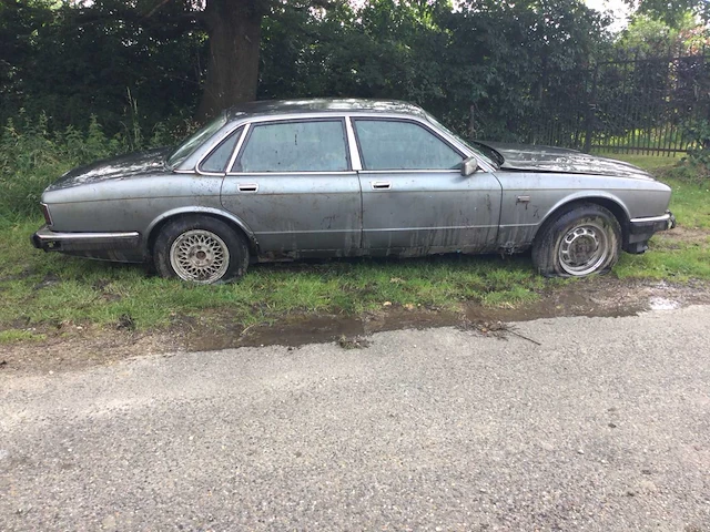 Jaguar personenauto - afbeelding 4 van  11