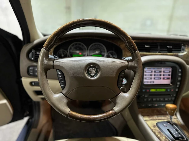 Jaguar s-type 3.0 v6 executive 238pk 2005, 20-sj-jl youngtimer - afbeelding 11 van  40