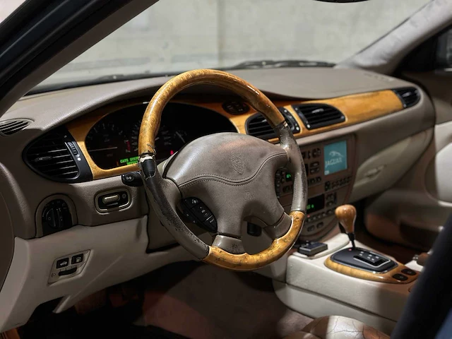 Jaguar s-type 4.0 v8 276pk 1999, zg-bz-61 - afbeelding 9 van  40