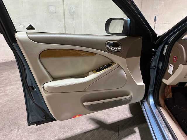 Jaguar s-type 4.0 v8 276pk 1999, zg-bz-61 - afbeelding 24 van  40