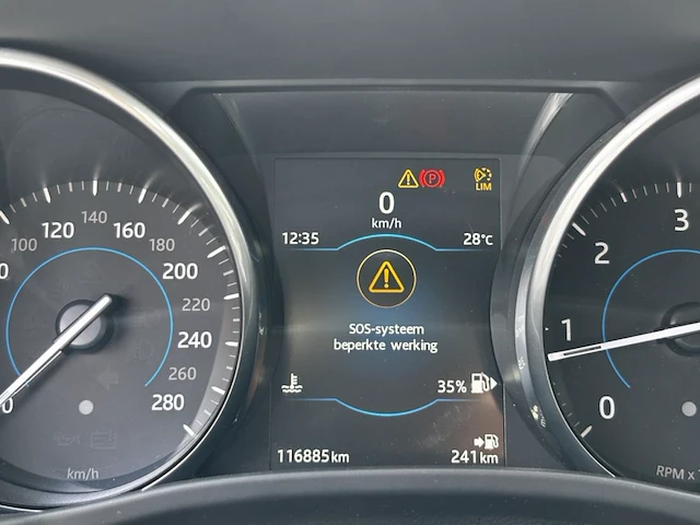 Jaguar xe 2.0 d e-performance r-sport 163,2017 - afbeelding 3 van  26