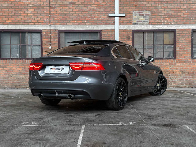 Jaguar xe 2.0 d portfolio 179pk 2015, h-969-ll - afbeelding 3 van  42