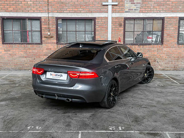 Jaguar xe 2.0 d portfolio 179pk 2015, h-969-ll - afbeelding 4 van  42