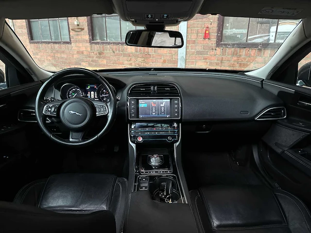 Jaguar xe 2.0 d portfolio 179pk 2015, h-969-ll - afbeelding 11 van  42