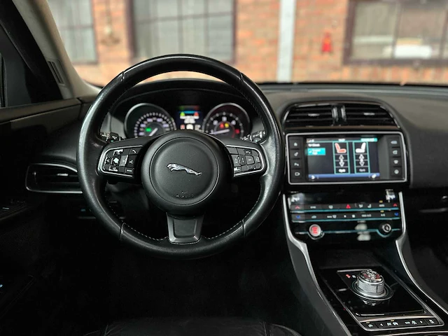 Jaguar xe 2.0 d portfolio 179pk 2015, h-969-ll - afbeelding 13 van  42