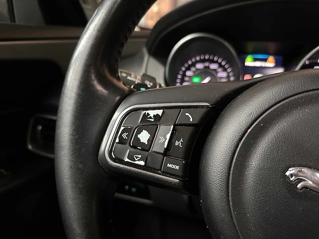 Jaguar xe 2.0 d portfolio 179pk 2015, h-969-ll - afbeelding 15 van  42