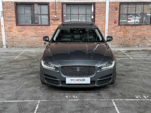 Jaguar xe 2.0 d portfolio 179pk 2015, h-969-ll - afbeelding 38 van  42