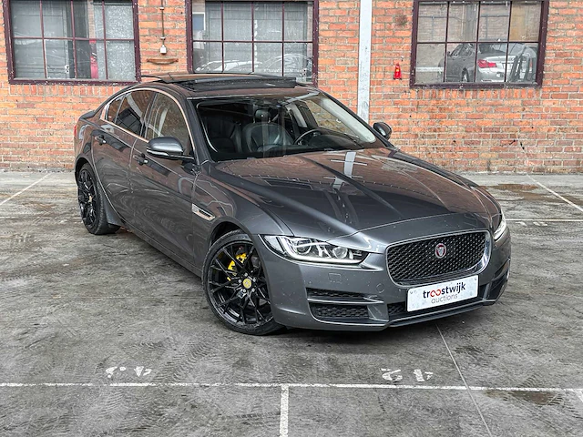 Jaguar xe 2.0 d portfolio 179pk 2015, h-969-ll - afbeelding 40 van  42