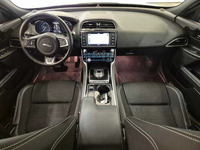 Jaguar xe 2.0 d portfolio automaat; hd-618-l - afbeelding 3 van  21