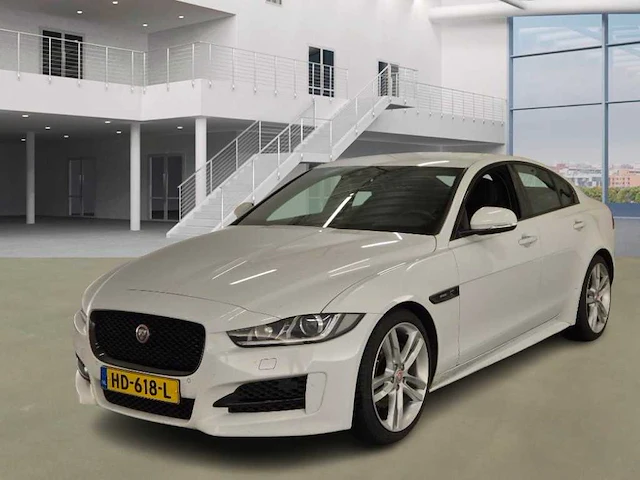 Jaguar xe 2.0 d portfolio automaat; hd-618-l - afbeelding 1 van  21