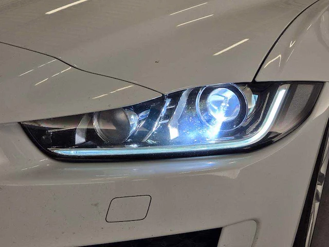 Jaguar xe 2.0 d portfolio automaat; hd-618-l - afbeelding 12 van  21