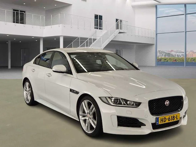 Jaguar xe 2.0 d portfolio automaat; hd-618-l - afbeelding 16 van  21