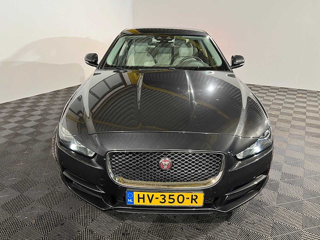 Jaguar xe 2.0 d portfolio, hv-350-r - afbeelding 4 van  12