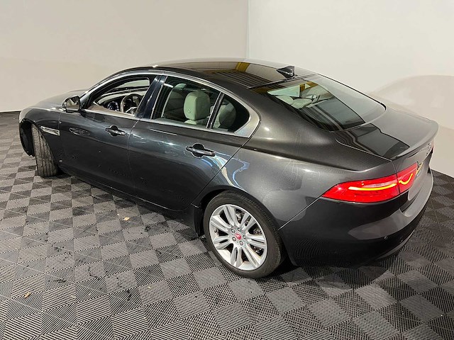 Jaguar xe 2.0 d portfolio, hv-350-r - afbeelding 5 van  12