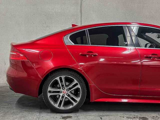 Jaguar xe 2.0 d r-sport (origineel-nl) portfolio x760 163pk 2015, gs-106-g - afbeelding 5 van  81