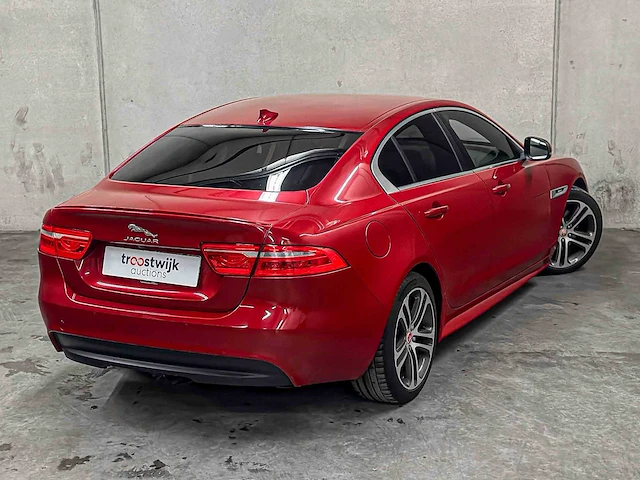 Jaguar xe 2.0 d r-sport (origineel-nl) portfolio x760 163pk 2015, gs-106-g - afbeelding 8 van  81