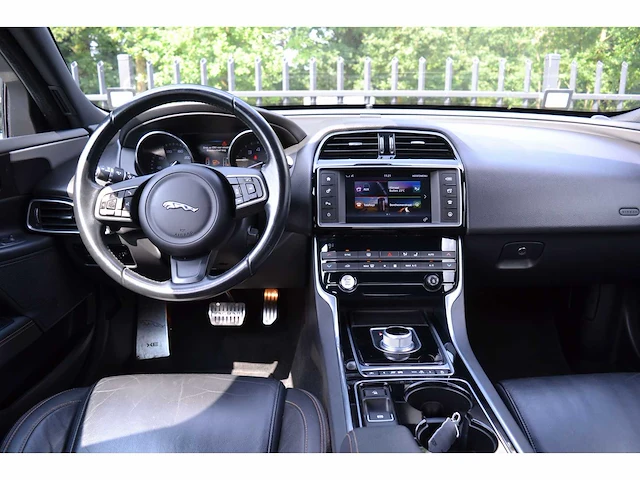 Jaguar xe 25t prestige business - personenauto - afbeelding 3 van  38
