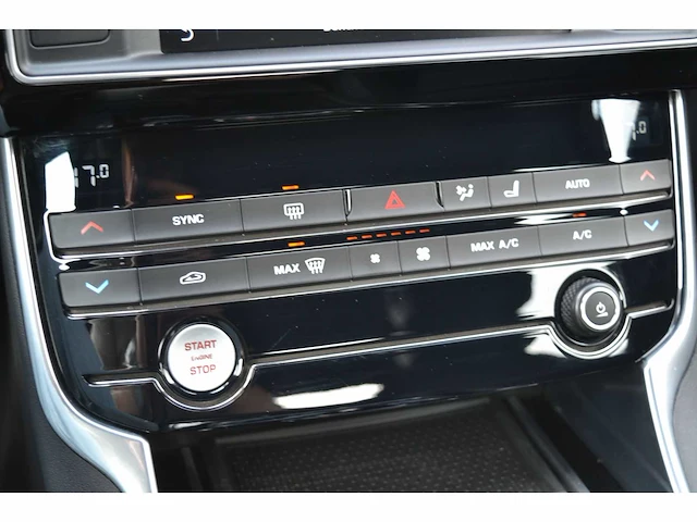 Jaguar xe 25t prestige business - personenauto - afbeelding 6 van  38