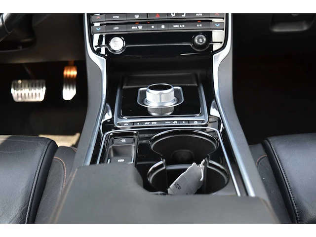 Jaguar xe 25t prestige business - personenauto - afbeelding 7 van  38