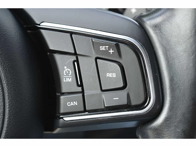 Jaguar xe 25t prestige business - personenauto - afbeelding 21 van  38