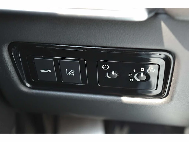 Jaguar xe 25t prestige business - personenauto - afbeelding 27 van  38