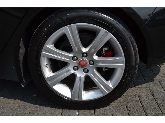 Jaguar xe 25t prestige business - personenauto - afbeelding 37 van  38