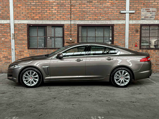 Jaguar xf 2.0 luxury (origineel-nl) 241pk 2015, 8-zkt-10 - afbeelding 6 van  45
