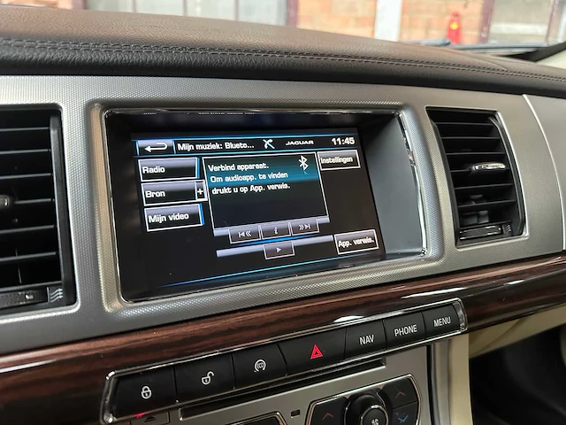 Jaguar xf 2.0 luxury (origineel-nl) 241pk 2015, 8-zkt-10 - afbeelding 22 van  45