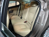 Jaguar xf 2.0 luxury (origineel-nl) 241pk 2015, 8-zkt-10 - afbeelding 33 van  45