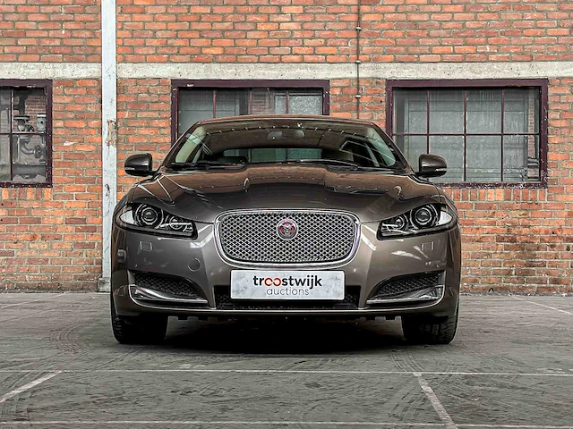 Jaguar xf 2.0 luxury (origineel-nl) 241pk 2015, 8-zkt-10 - afbeelding 34 van  45