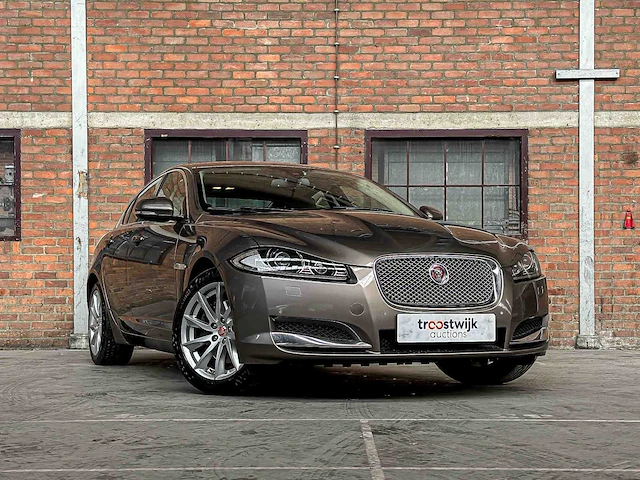 Jaguar xf 2.0 luxury (origineel-nl) 241pk 2015, 8-zkt-10 - afbeelding 42 van  45