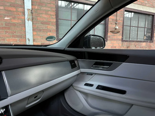 Jaguar xf 2.0d portfolio 179pk 2017, nd-065-g - afbeelding 21 van  43
