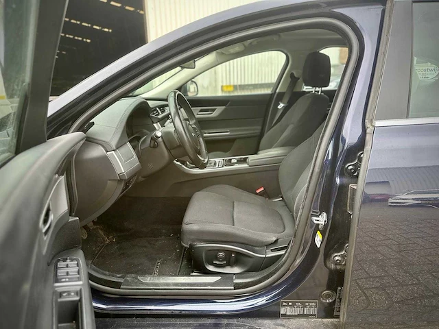Jaguar xf 2.0d portfolio; pt-187-t - afbeelding 13 van  16