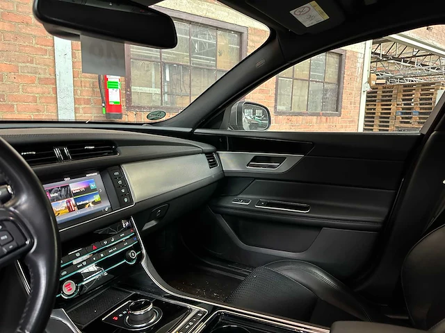 Jaguar xf 20d prestige aut 180pk 2018 - afbeelding 4 van  34