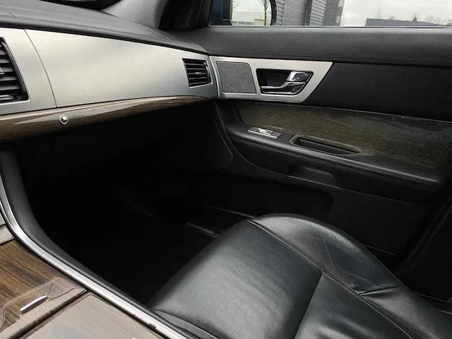 Jaguar xf 2.2d premium business edition automaat, 6-zrb-54 - afbeelding 3 van  20