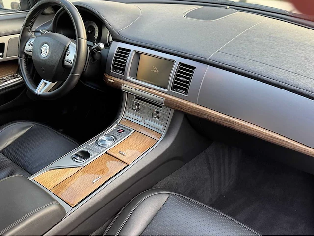 Jaguar xf 2.7d v6 premium luxury origineel nederlands nap 50-gbx-5 - afbeelding 6 van  17