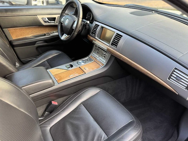 Jaguar xf 2.7d v6 premium luxury origineel nederlands nap 50-gbx-5 - afbeelding 8 van  17