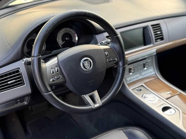 Jaguar xf 2.7d v6 premium luxury origineel nederlands nap 50-gbx-5 - afbeelding 17 van  17